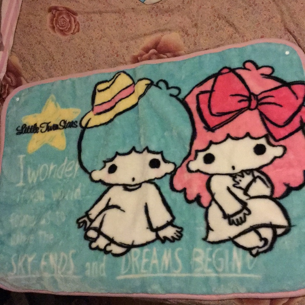 Brand new little twin stars cape blanket with tag
